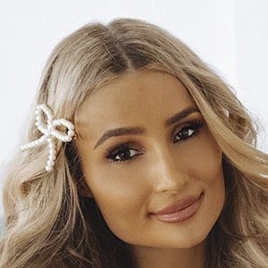 EllaBeKind, 32 (Instagram Star)