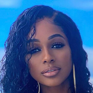 Elle DaCruz, 36 (現實之星)