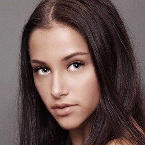 Elle Danjean, 24 (Ballerino)
