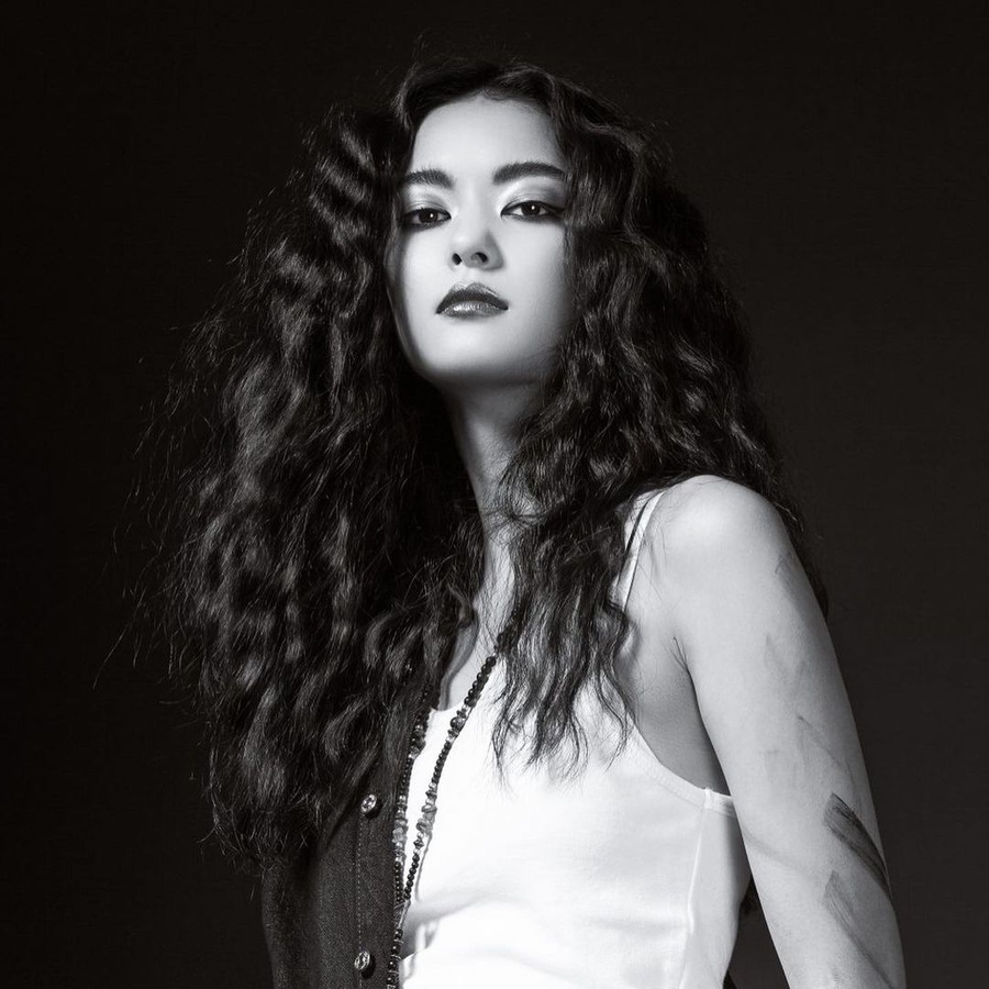 Elle Erasmus, 22 (模特)