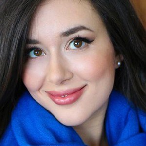 Elle Florence, 36 (YouTube Star)