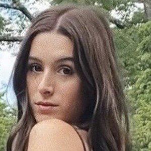 Elle Graves, 24 (TikTok明星)