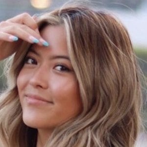 Elle Hahn image 2