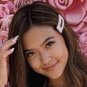 Elle Hahn image 7