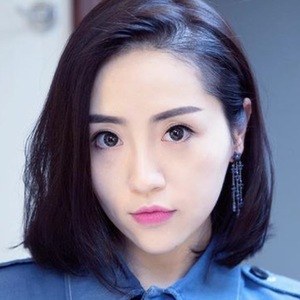 Elle Lee, 38 (Instagram Star)