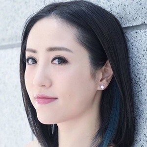 Elle Lee, 38 (Instagram Star)