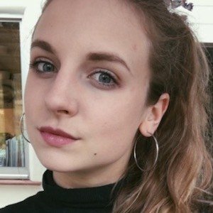 Elle Lotherington, 29 (其他)