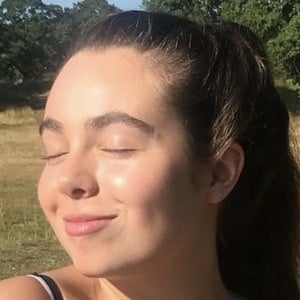 Elle Nicoletti, 23 (YouTube Star)