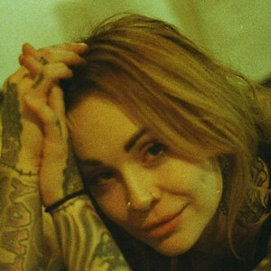 Elle Stanger, 39 (Blogger)