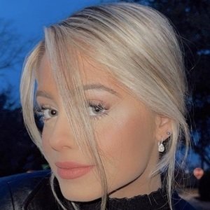 Elle Williamson, 23 (TikTok明星)