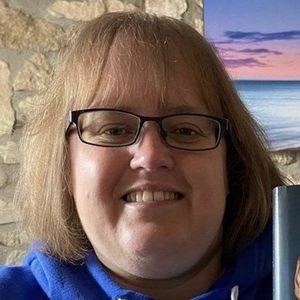 Ellen Stafford, 46 (TikTok明星)