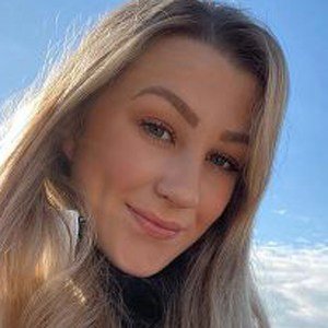 Ellesse Hewitt, 26 (Estrelas do YouTube)