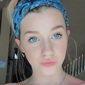 Elliana Edwards, 23 (YouNow Star)