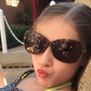 Elliana Walmsley, 18 (Dancer)