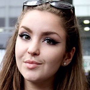 Ellie H-M, 27 (Звезда Инстаграма)