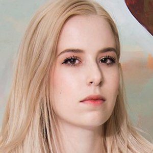 Ellie Kammer, 34 (Painter)