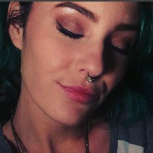 Ellie Lawrence, 36 (Pop Singer)