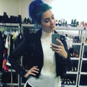 Ellie Lawrence, 36 (Popsänger)