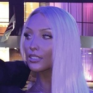 Ellie Waters image 7