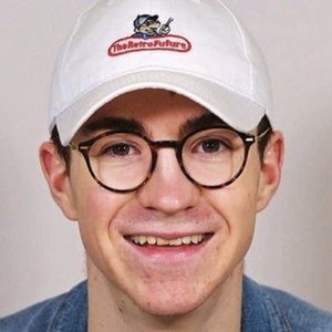 Elliot Coll image 6