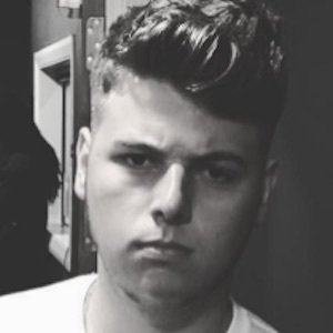 Elliot Giles image 4