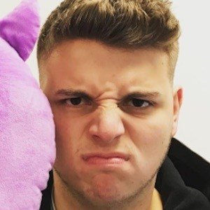 Elliot Giles image 6