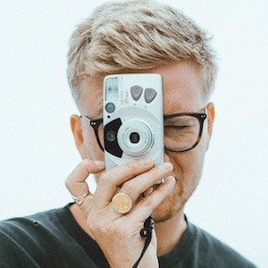 Elliott Ingham, 30 (摄影家)