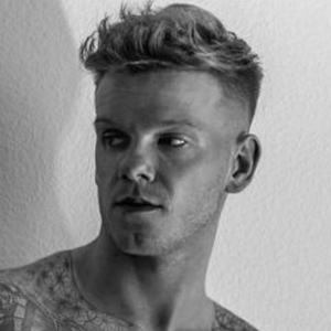 Ellis Lacy, 33 (Pop Singer)