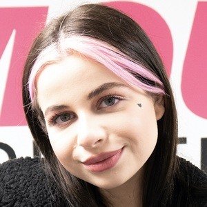 Ellise, 25 (Chanteuse pop)