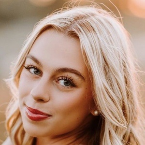 Ellison Deblock, 22 (TikTok明星)