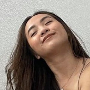 Elloitsangela, 28 (YouTube Star)