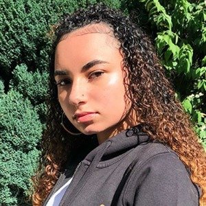 Elodie Jones image 3