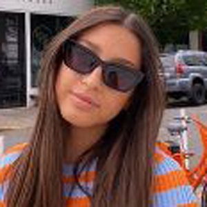 Elsie's Life, 21 (YouTube Star)