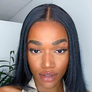 Elvira Styles image 5