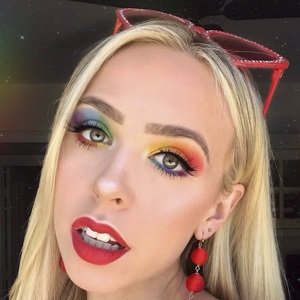 Ember Johnson, 27 (Instagram明星)