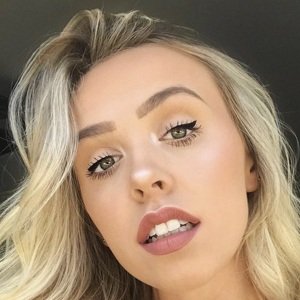 Ember Johnson, 27 (Instagram明星)