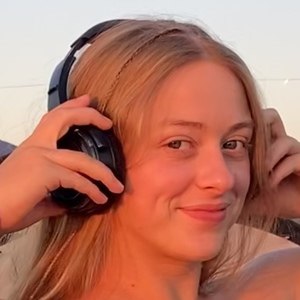 Emelia Sleep, 22 (TikTok Star)