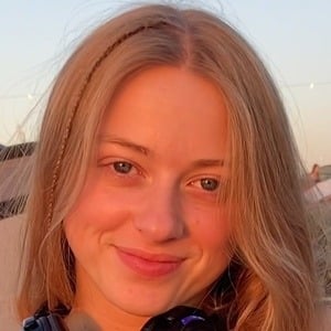 Emelia Sleep image 8