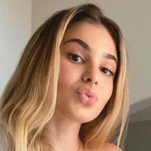 Emely Hernandez image 7