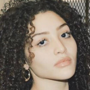 Emely Moreno image 5