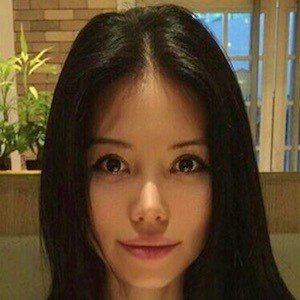 Emi Baby, 32 (Instagram Star)