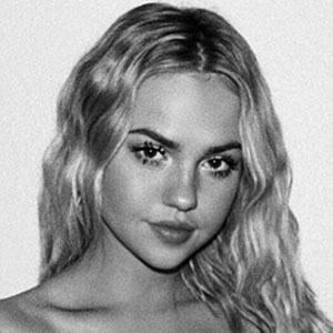 Emilee Flood, 25 (TikTok Star)