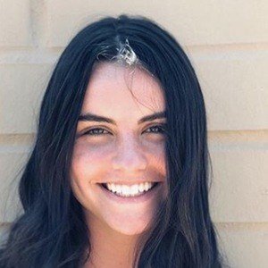 Emilia Dides, 26 (流行歌手)