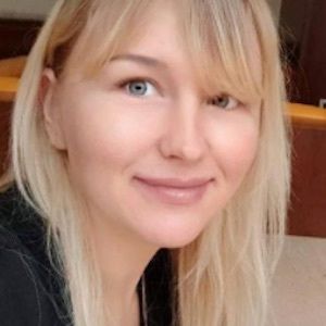 Emilia Lee, 32 (YouTube明星)