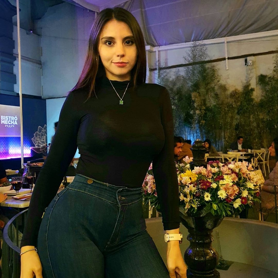 Emilia Vizcarra, 29 (Instagram明星)