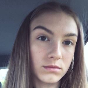 Emilie Lein, 23 (TikTok Star)