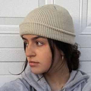 Emilie Pires, 24 (Dancer)