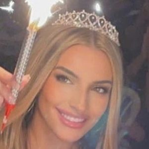 Emily Austin image 4