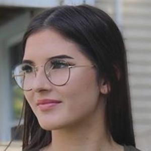 Emily Ball, 22 (TikTok-ster)