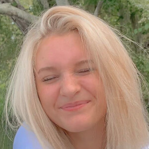 Emily Bee, 22 (TikTok Star)